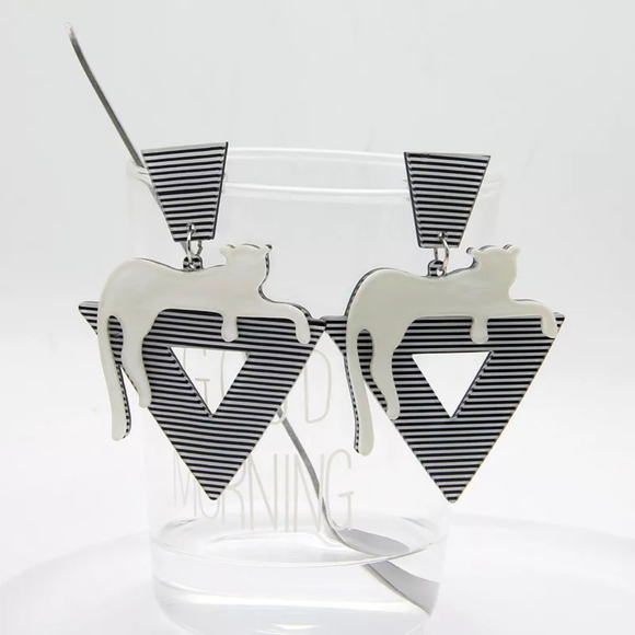 Oversized 80s White Leopard Statement Earrings - Picture 4 of 6